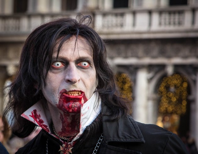 dracula vampiro non morto spada perfetta