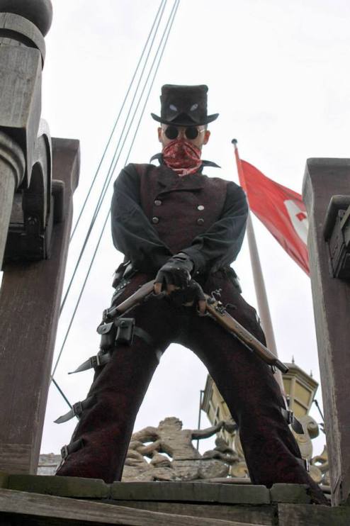 steampunk cosplay cosplayer cowboy deadpool spada pistola gunblade