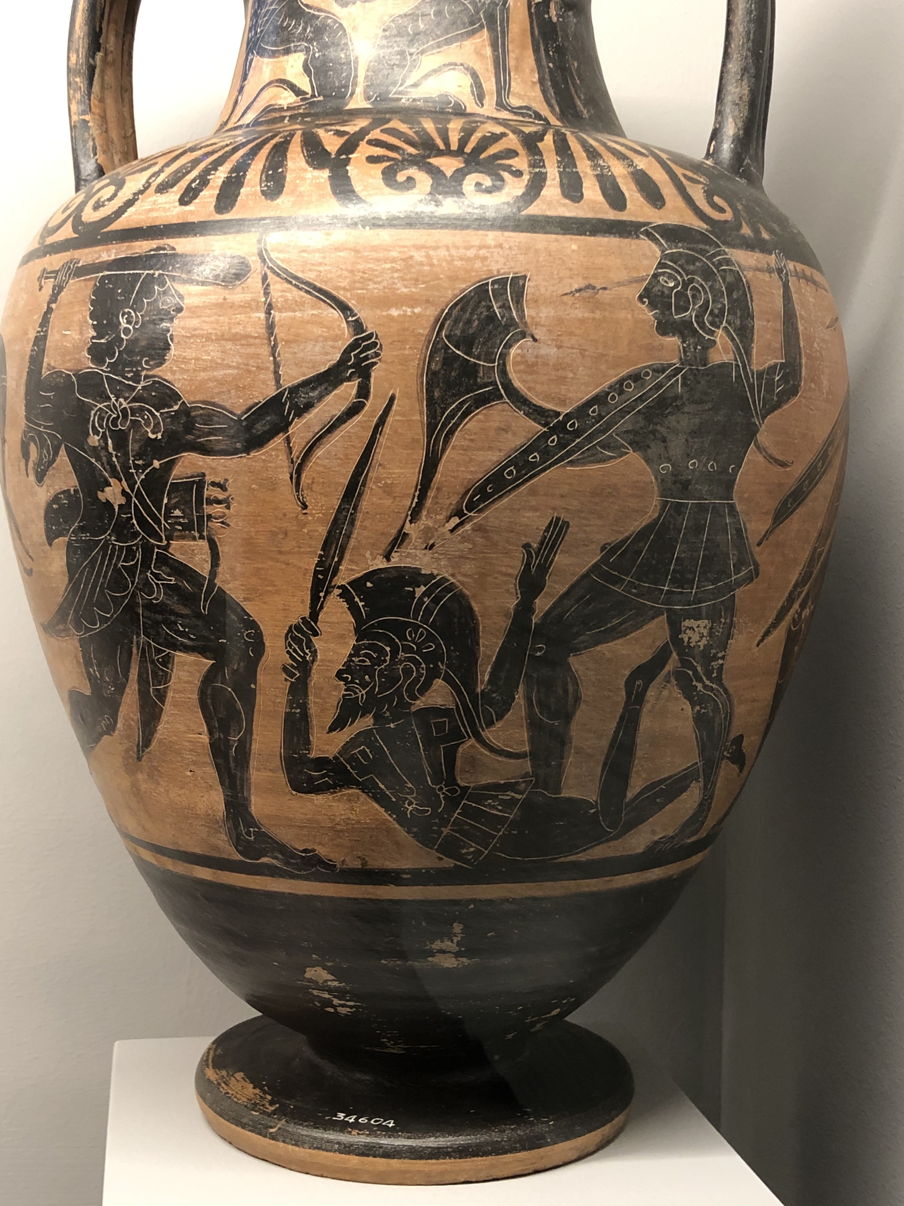 xiphos su cratere etrusco