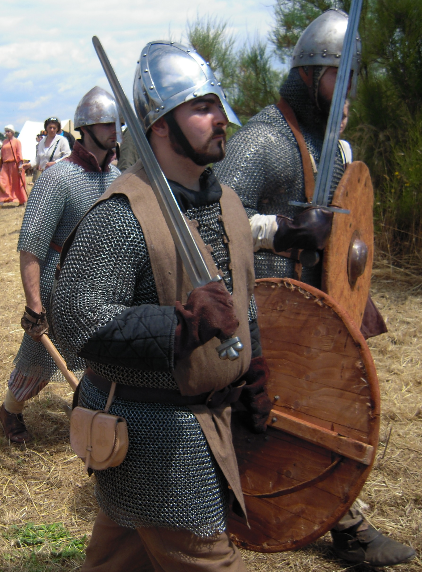 Rievocazione di guerrieri vichinghi o normanni