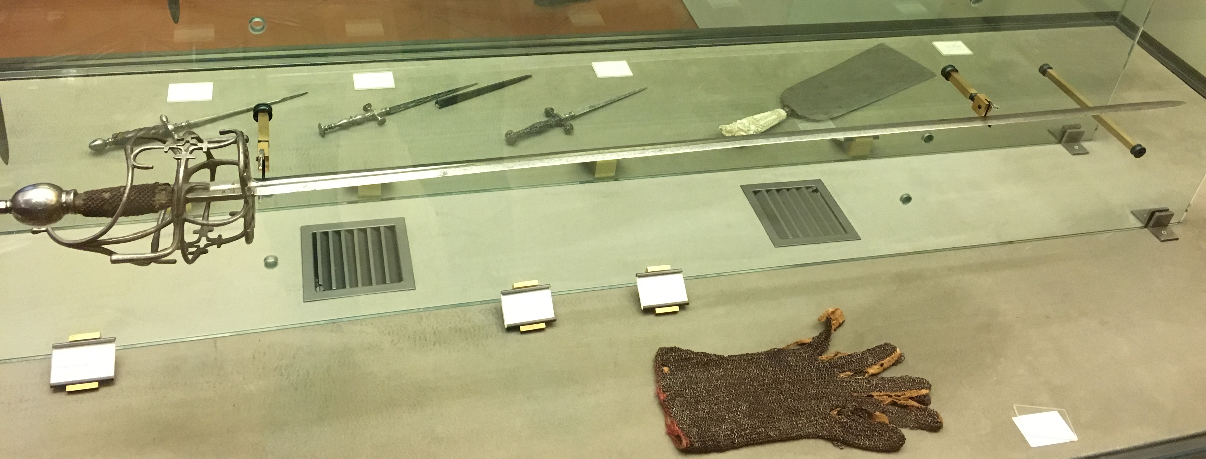 spada a striscia rapier con elsa a cesto